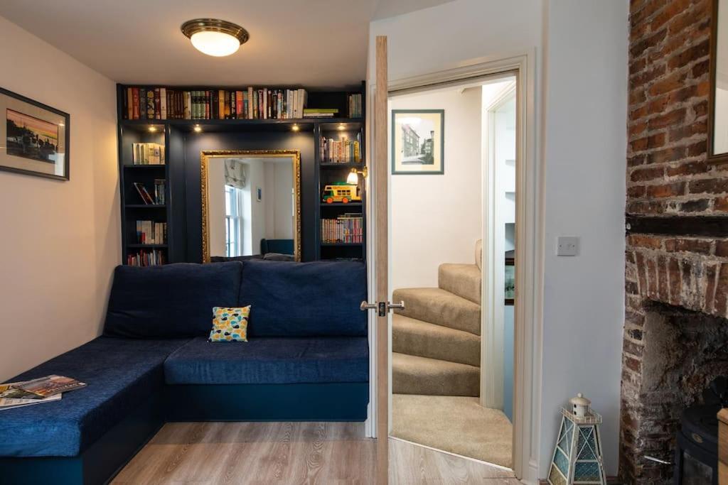 Herring Girl House - Harbourside Property, Sleeps 8 Скарборо Экстерьер фото